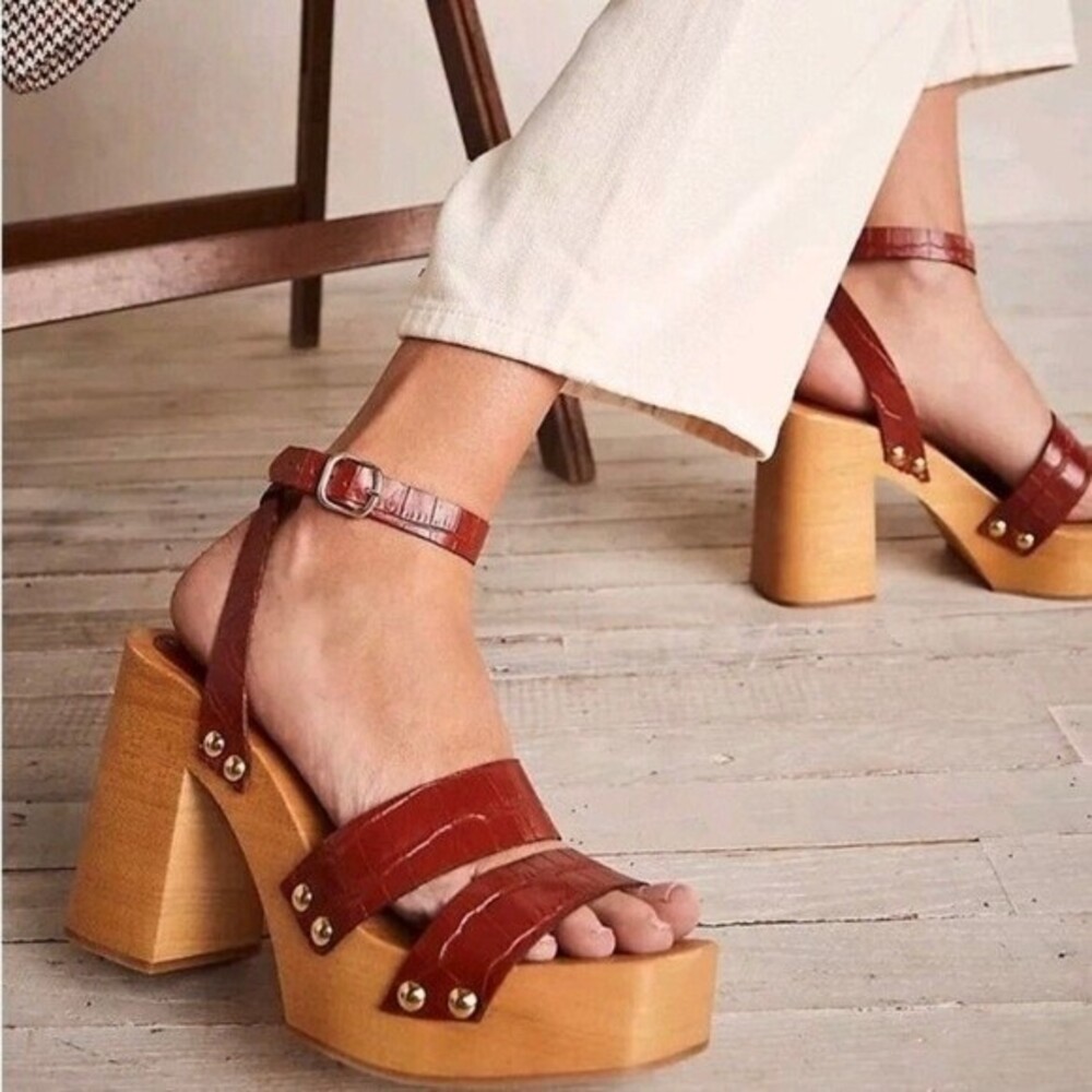 NWT Free People Mallory Brown Leather Clog Platform Ankle Wrap Sandal Size 8 NEW - Picture 16 of 16